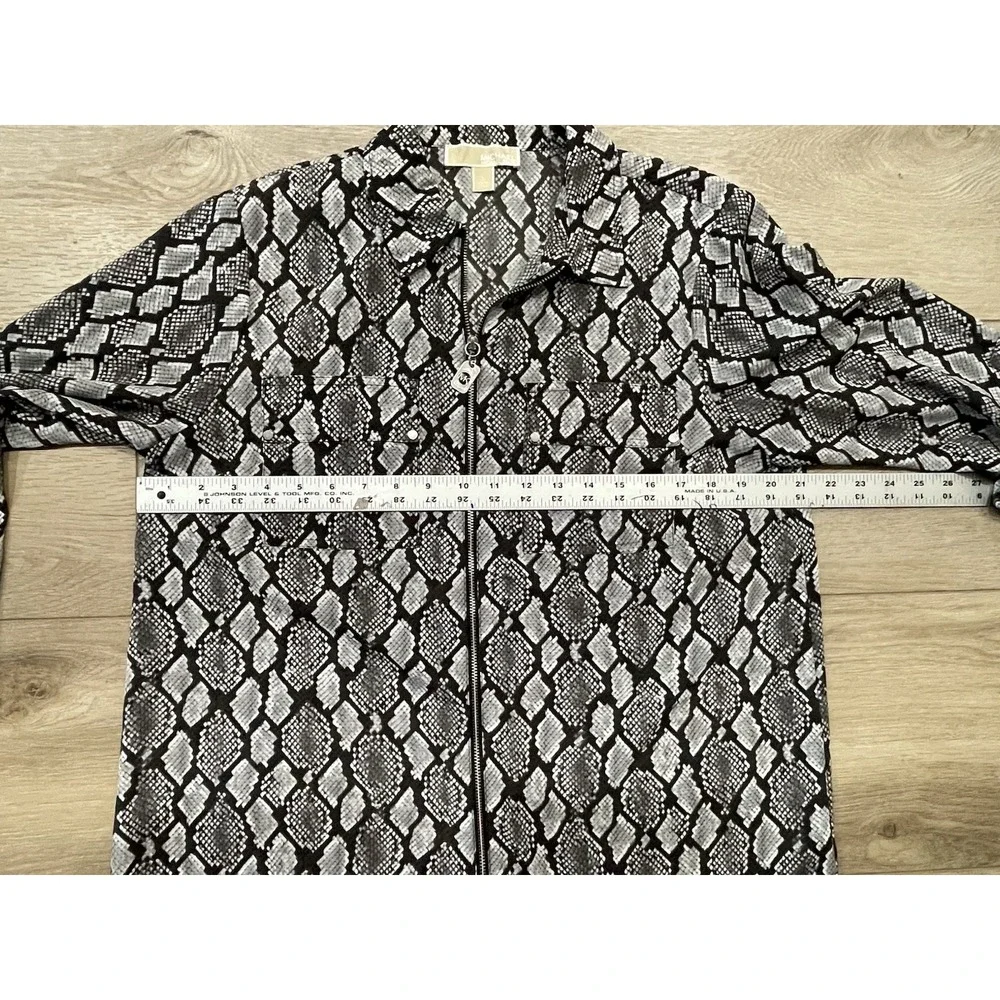 Michael Kors Silver Metal Zip Front  Roll Up LS Blouse Snake Print  Large